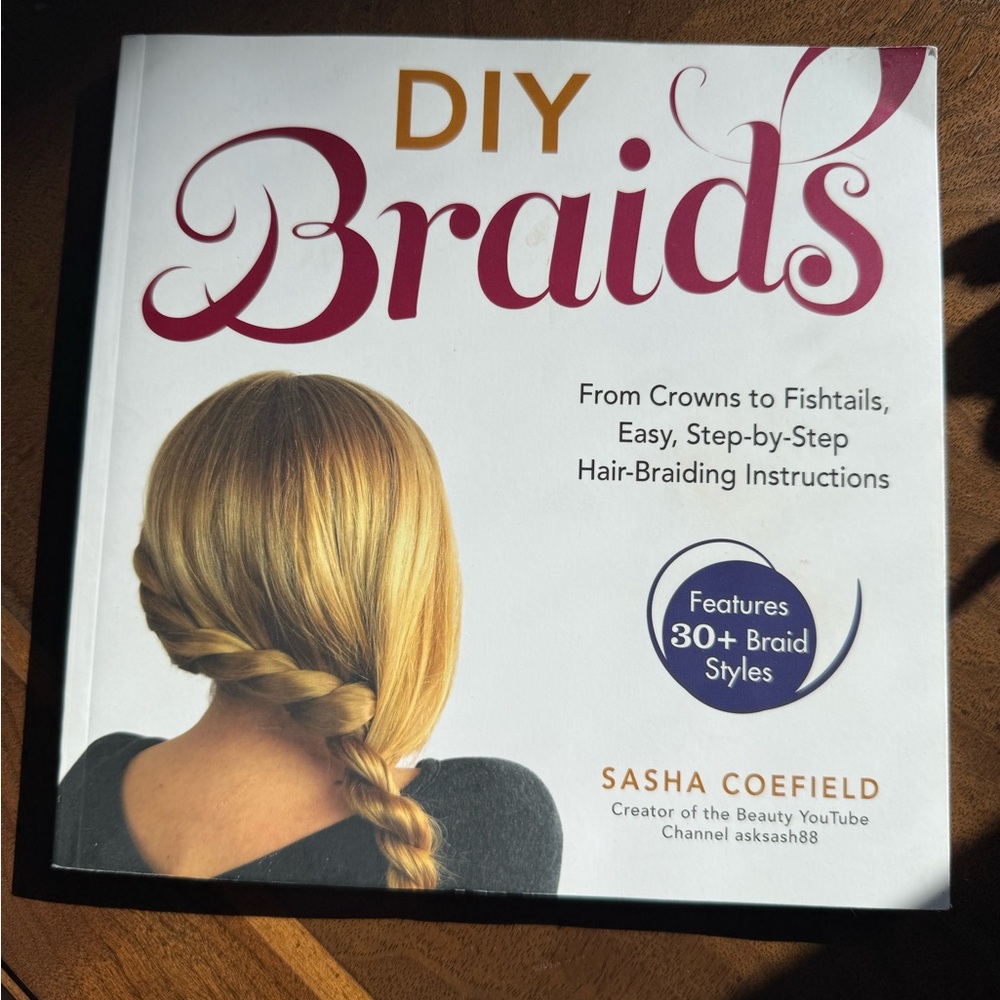 BOOK OF DIY BRAIDS
